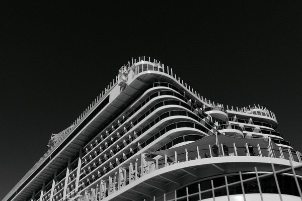 Dive into the legacy of british engineering: top interactive workshops for passionate attendees